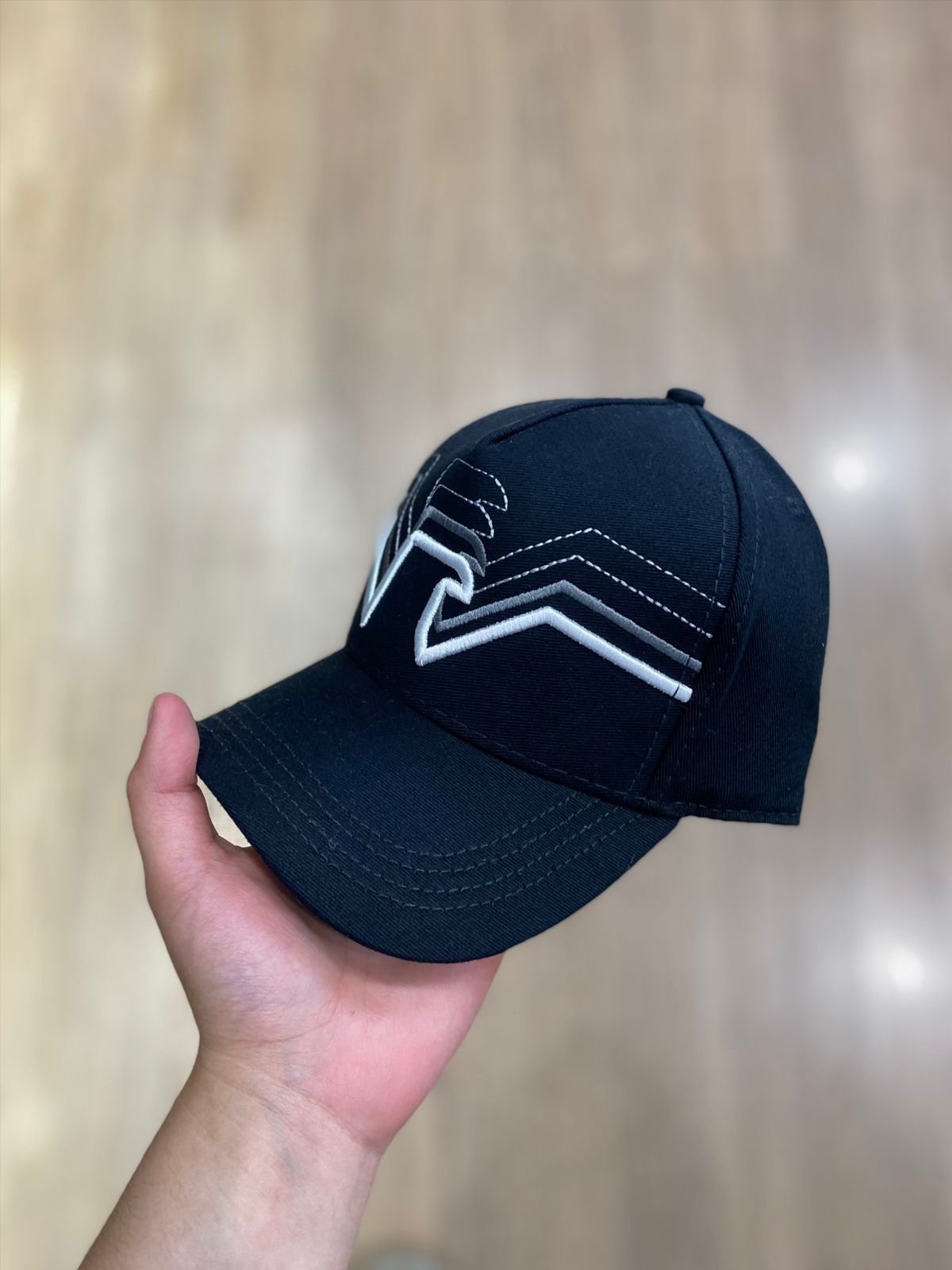 Boné Armani Preto com regulagem- Estilo e Exclusividade no Seu Dia a Dia!