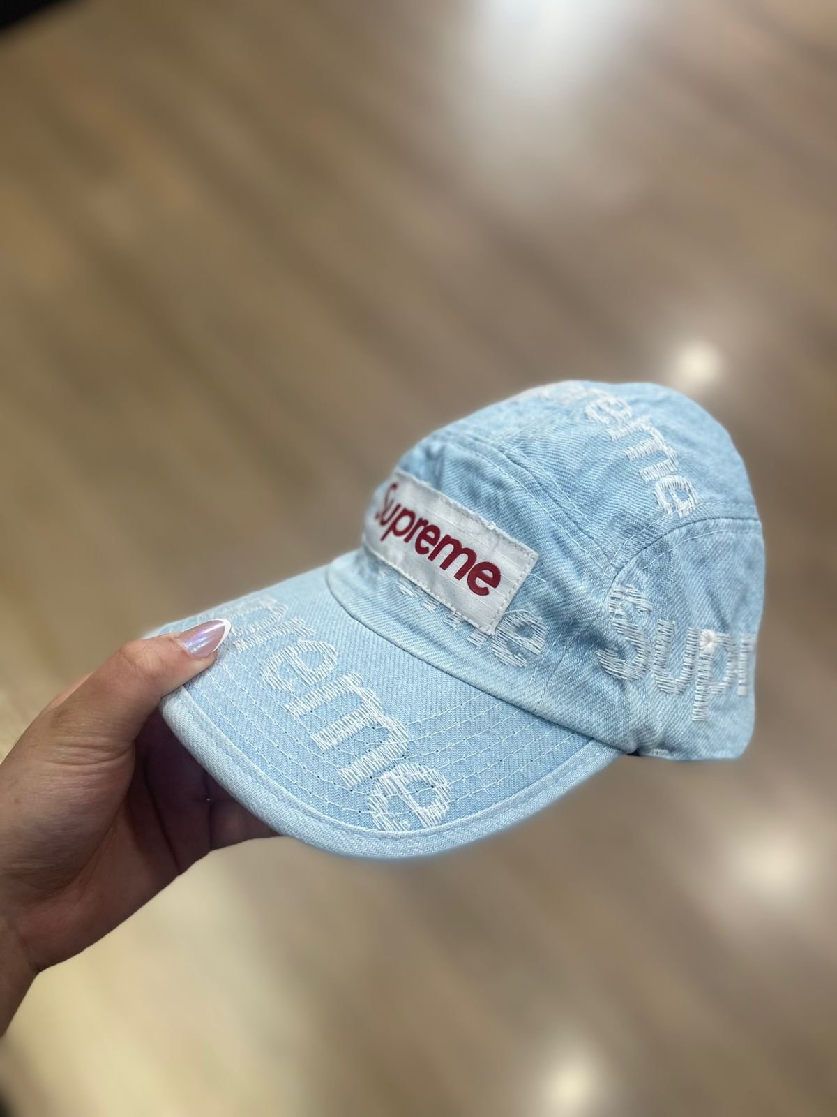 Boné Supreme Jeans Claro de Regulagem - Para Ocasiões especiais