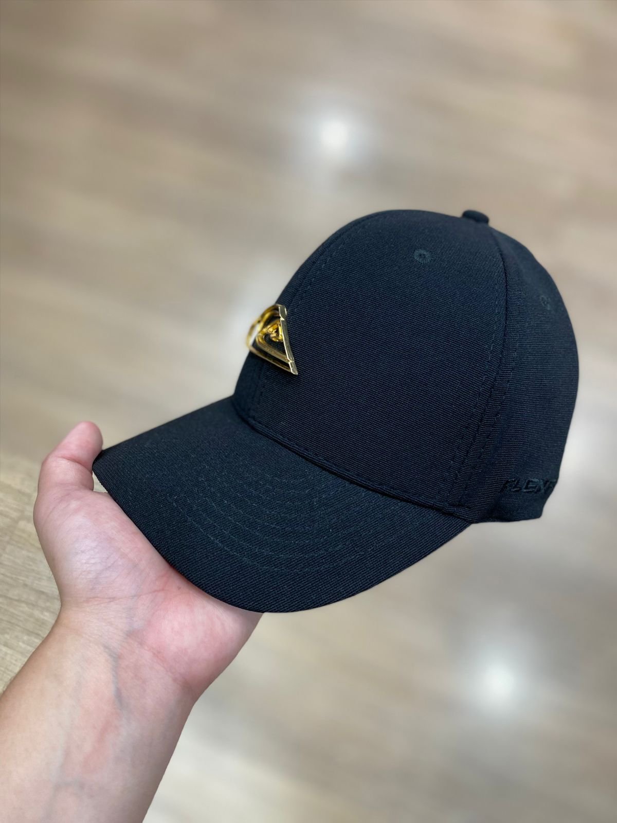 Boné QuikSilver Preto Flexfit - Para Você que gosta de conforto.