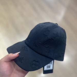 Boné Louis Vuitton Preto com Regulagem - Para ocasiões especiais